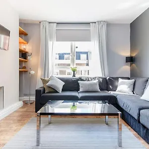 Bright, Modernised Close To Borough Market Apartment London