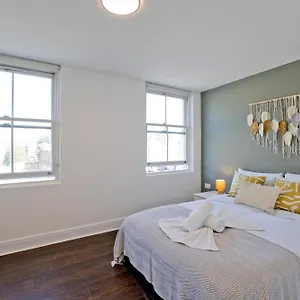 Imperial Corner House-whitechapel Apartment London